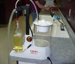 filtering the wine